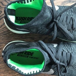 Nike lunarlon flyknit high top slip on sneakers